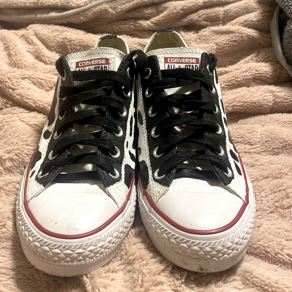 Converse cow print low